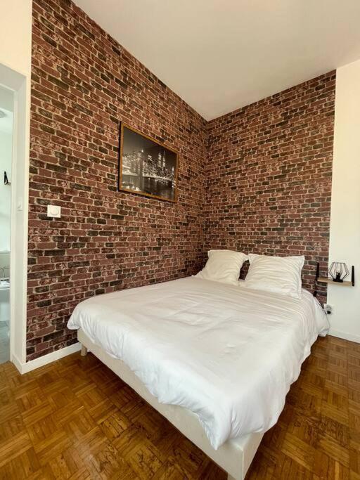 & Coworking Theme Factory A Apartment